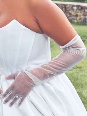 Eloquii Lucent White Gloves